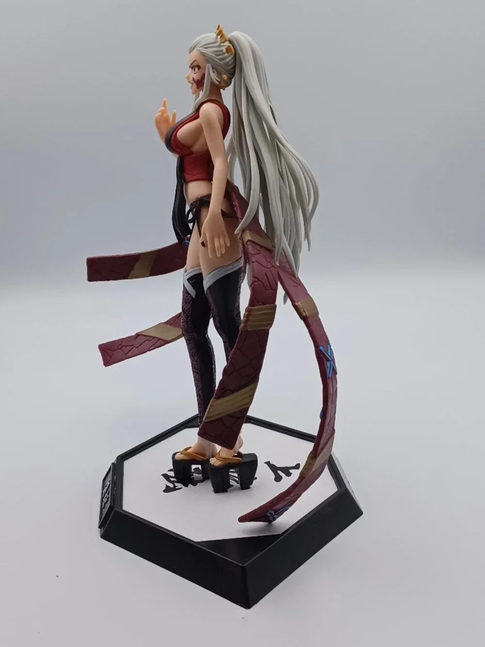 Demon Slayer Daki Figure 11